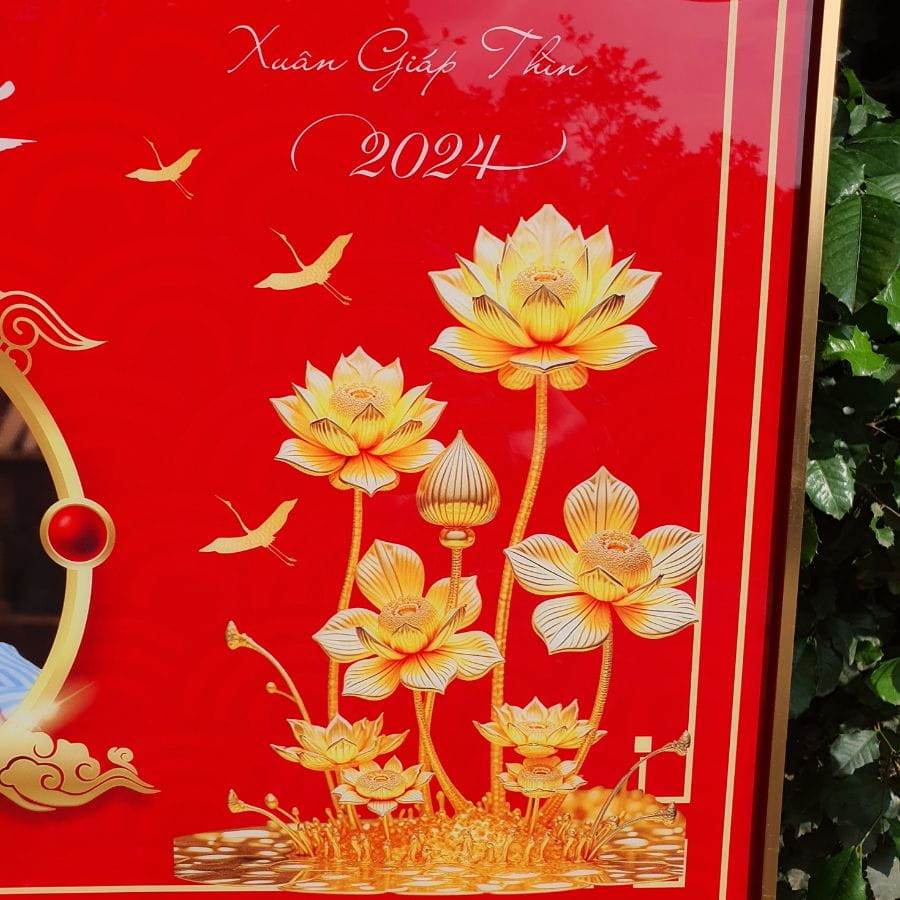 H&igrave;nh ảnh hoa sen tr&ecirc;n tranh mừng thọ