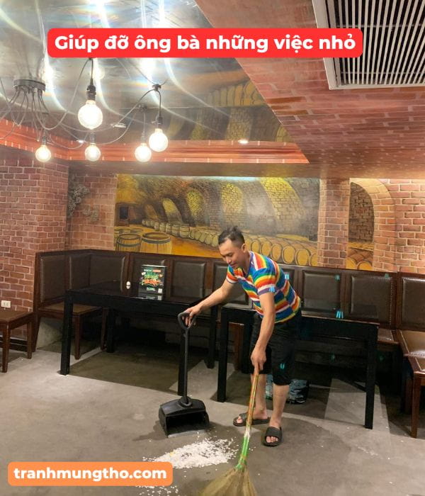 Giúp đỡ ông bà những việc nhỏ