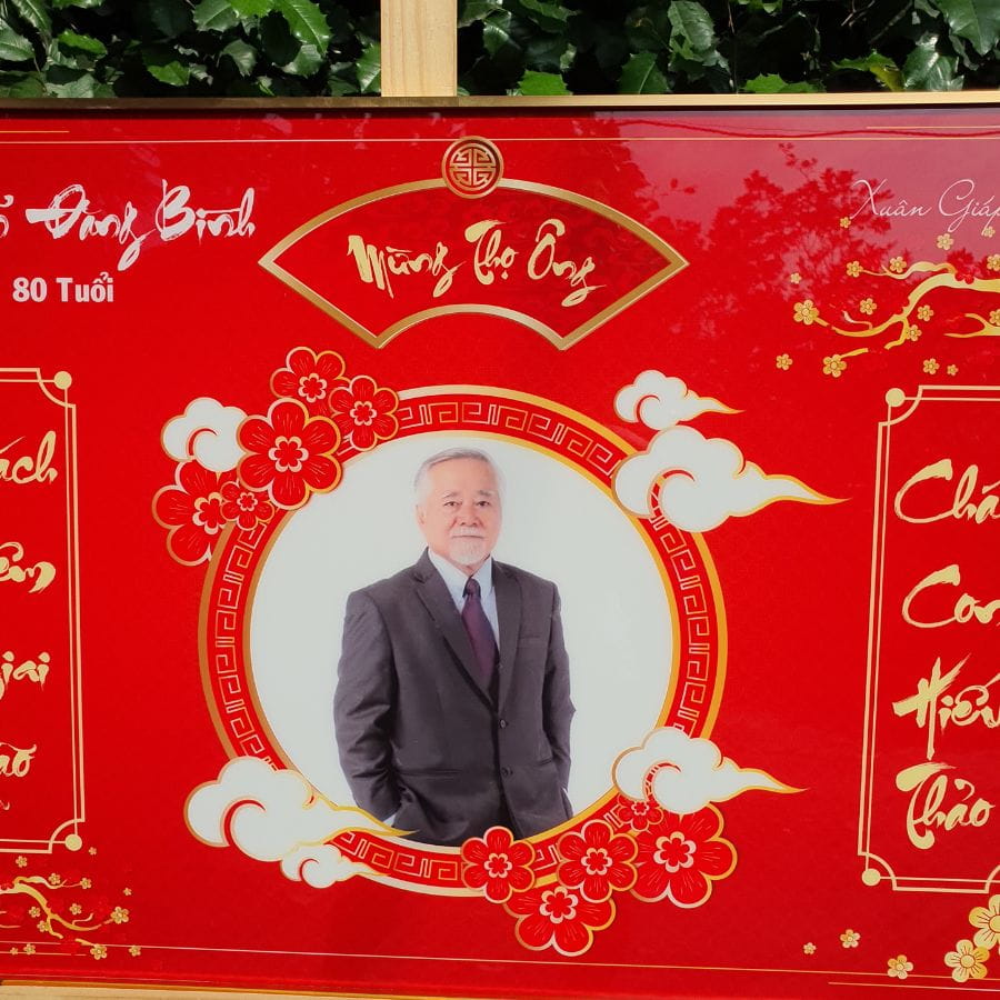 Chi tiết hình ảnh ông được in trên mẫu tranh mừng thọ M2