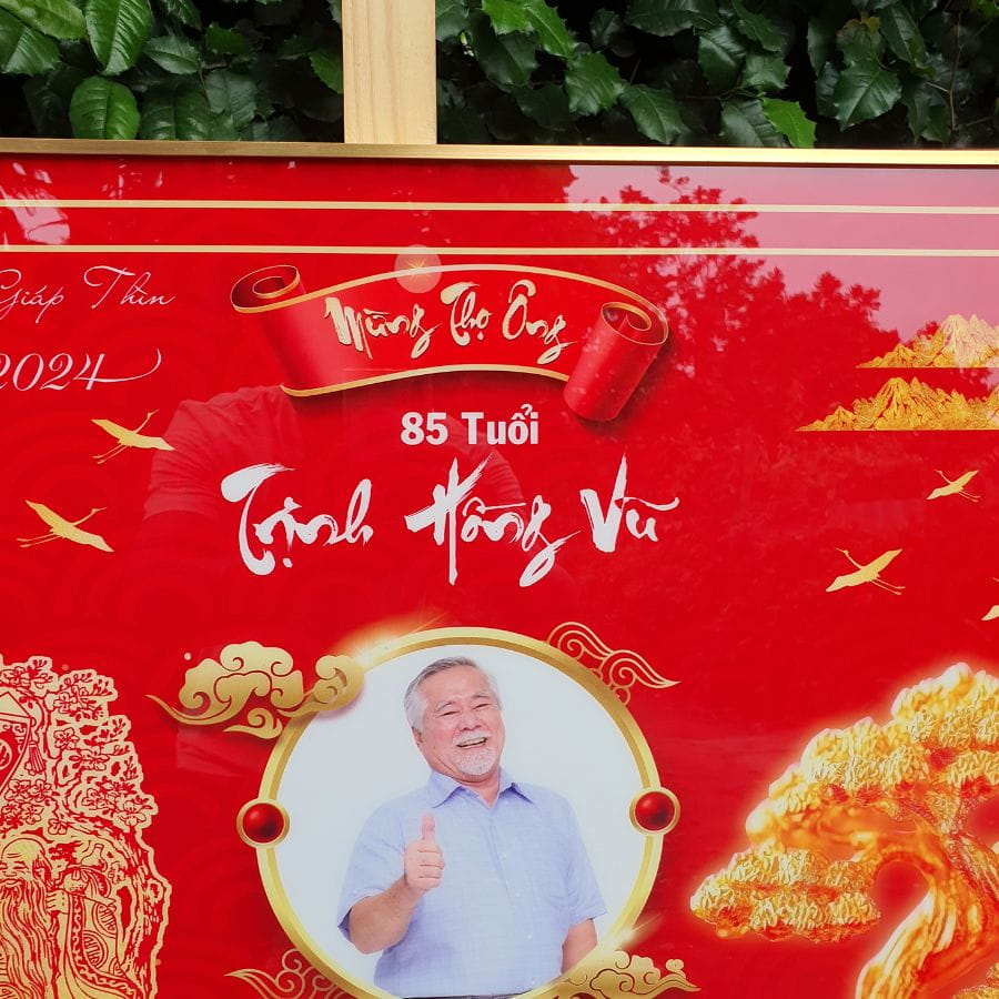 Hình ảnh và thông tin ông trên mẫu tranh mừng thọ M6