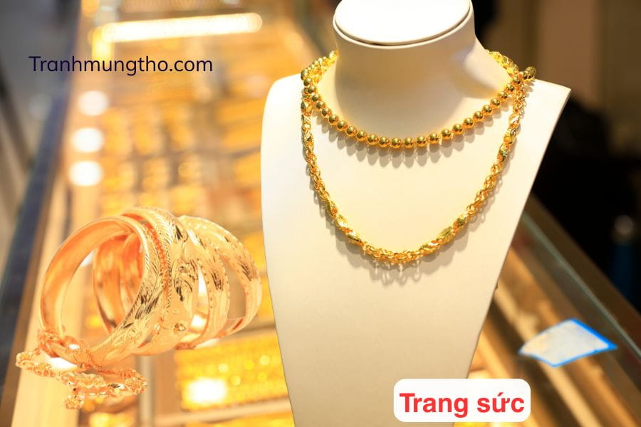 Trang sức tặng bà