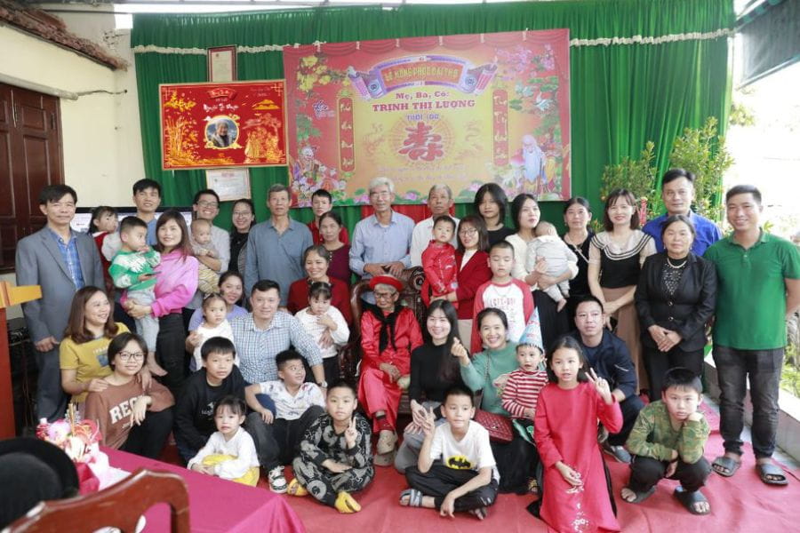 Tổ chức lễ mừng thọ b&agrave; 100 tuổi